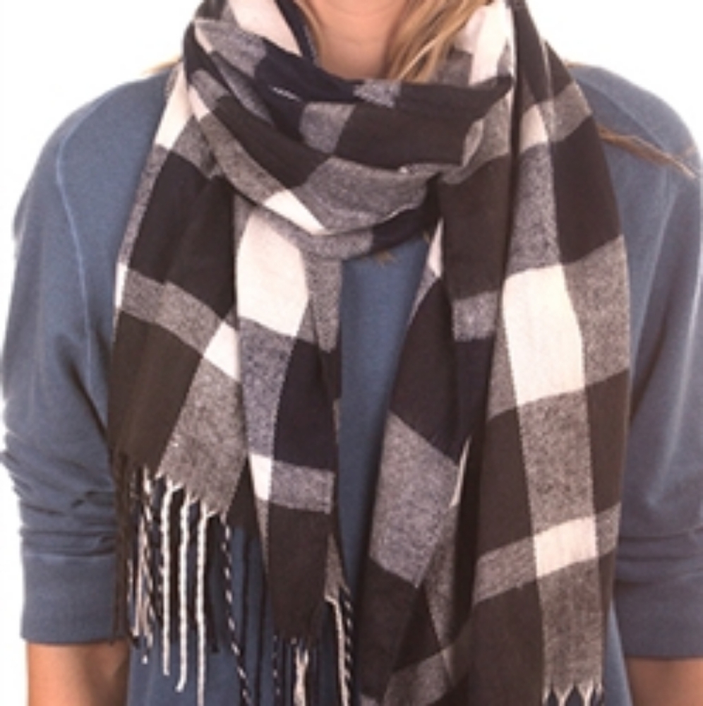 Plush plaid scarf